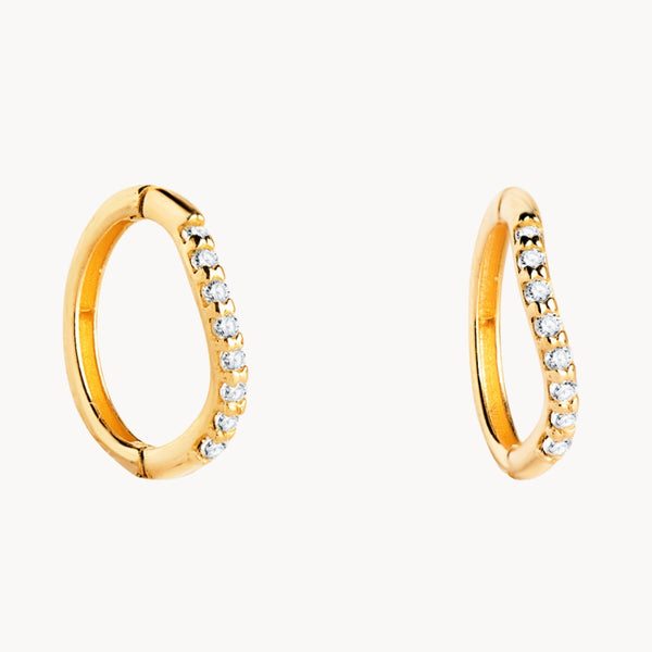 WAVY HOOP EARRINGS WITH KAMARIA ZIRCONIA