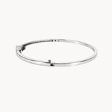 Pulseira rígida com pontas cruzadas e zircónias
