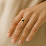 RING WITH ONYX MEGAN