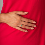 Anillo de Oro blanco 18kt esmeralda y diamantes Britt