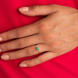 Anillo Oro blanco 18 kilates esmeralda y diamantes Britt