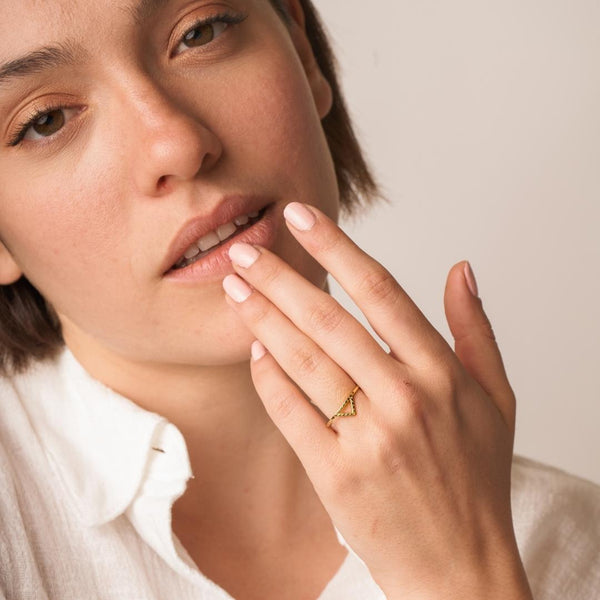 Anillo Oro 18 kt triangulo Utari