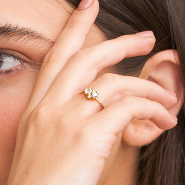 Anillo Oro 9 kilates piedras luna circonitas Moonie