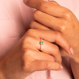 Anillo Oro blanco 18 kilates con esmeralda circonitas Nora