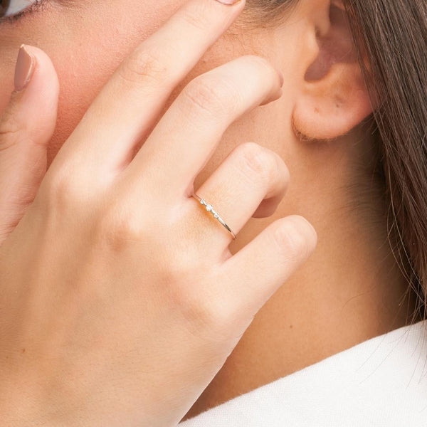Anillo Oro blanco 18 kt trio diamantes Sveta
