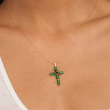 Colgante Oro 18kt cruz con circonitas de color Karasi