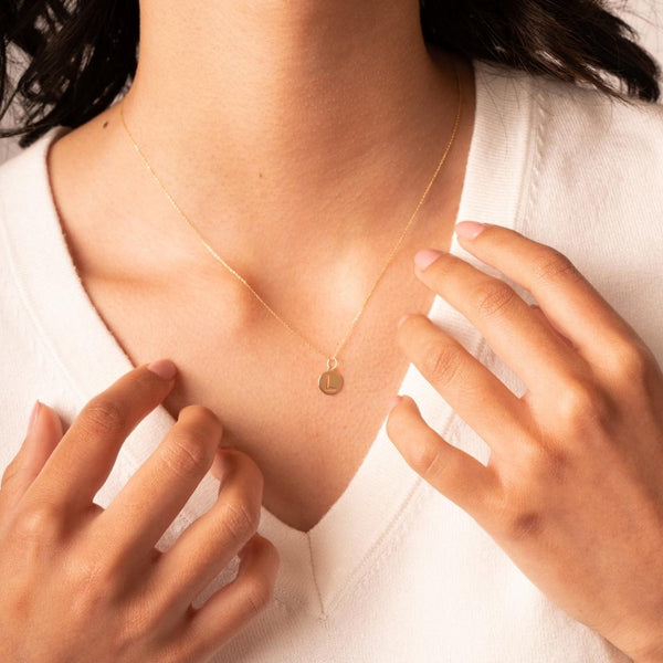 Colgante Oro 18kt inicial l calada en disco
