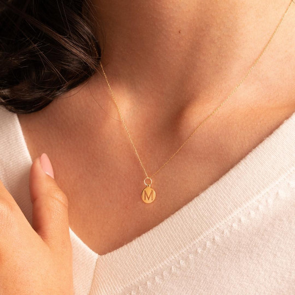 Colgante Oro 18kt inicial m calada en disco