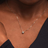 Colgante Oro blanco 18kt con diamante chatón 0.11 quilates Asya
