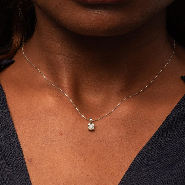 Colgante Oro blanco 18kt con diamante garras 0.20 quilates Michelle