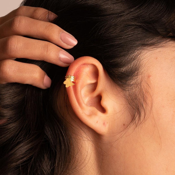 Earcuff Oro 18kt mariposa colgando Harper
