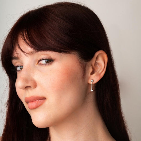 Pendientes Oro blanco 18 kilates doble chaton y barra con diamantes Samia