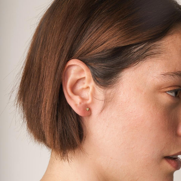 Piercing de oreja Oro 18kt estrella circonitas Femi