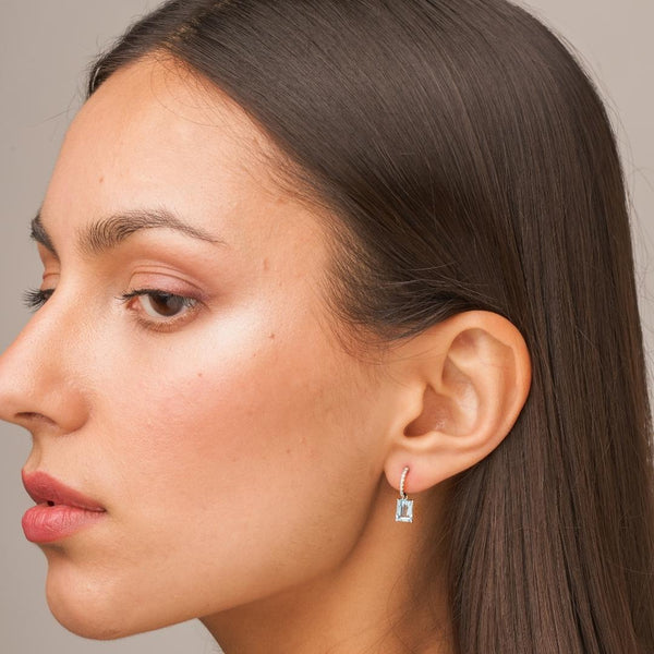 Pendientes Oro blanco 18 kt topacio azul y diamantes Mariam