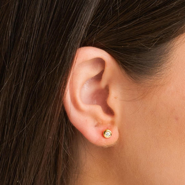 Pendientes Oro blanco 18 kilates diamante chaton 0.14 quilates Asya