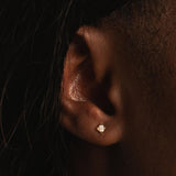 Pendientes Oro blanco 18 kilates diamante garras 0.14 quilates Michelle