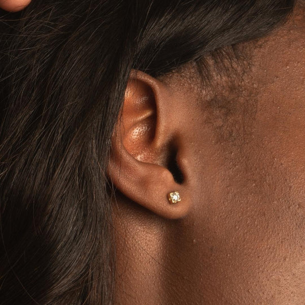 Pendientes Oro blanco 18kt con diamante con garras 0.30 quilates Michelle