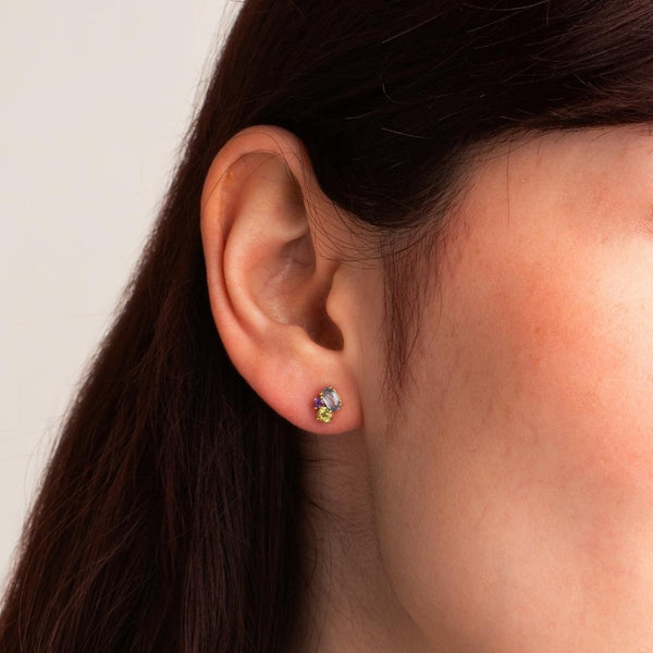 piercing oreja oro 18 kilates con topacio azul olivino amatista tabitha