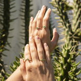 Anillo Oro 18 kilates esmeralda diamantes Petra