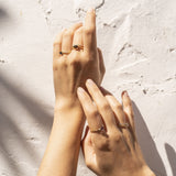 Anillo Oro 18 kilates zafiro diamantes Petra