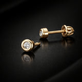 PENDIENTES CON DIAMANTE CHATON 0.030 QUILATES PUNTO DE LUZ