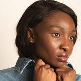 PENDIENTES CON DIAMANTE CHATON 0.050 QUILATES PUNTO DE LUZ