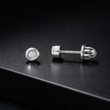 PENDIENTES CON DIAMANTE CHATON 0.050 QUILATES PUNTO DE LUZ