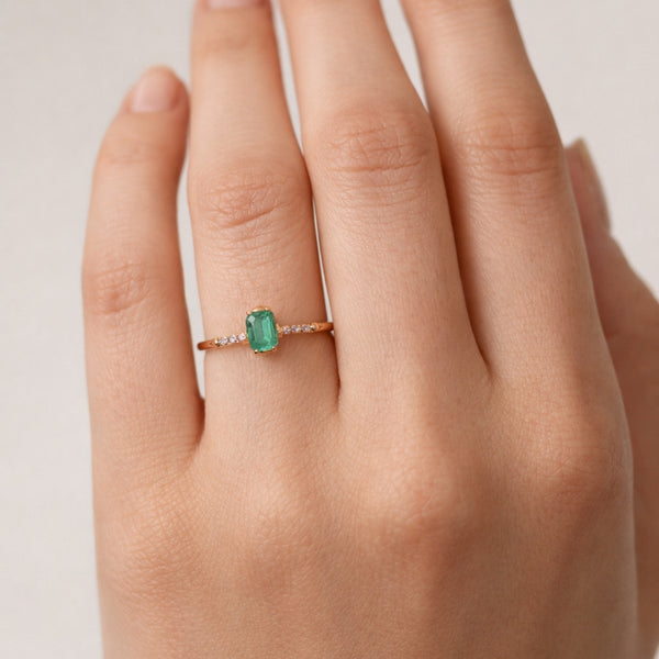 ANILLO ESMERALDA Y CIRCONITAS ANNETTE