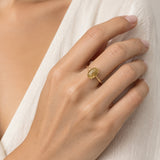 ANILLO CON ZAFIRO AMARILLO BRUTO