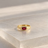 ANILLO SELLO CON RUBI EN TALLA ESMERALDA