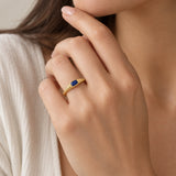ANILLO SELLO GALLONES CON ZAFIRO EN TALLA ESMERALDA