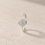 ANILLO DIAMANTES EN FORMA DE CORAZON