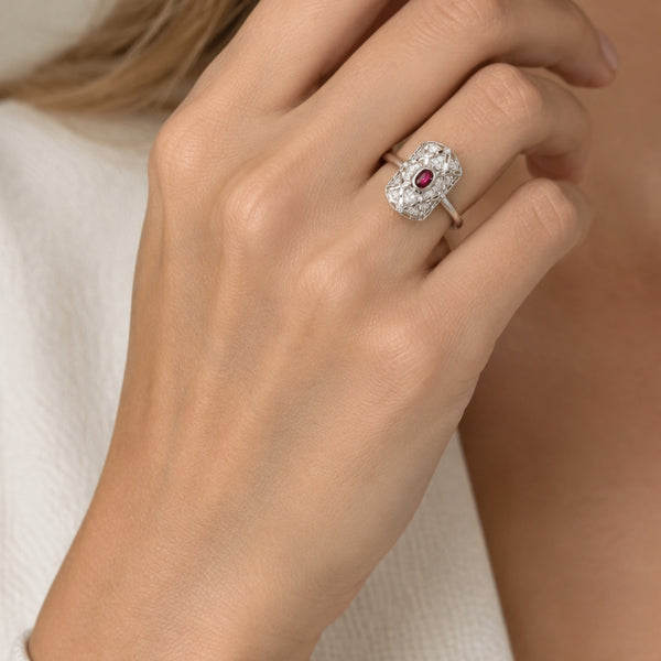 ART DECO RUBY RING WITH DIAMONDS