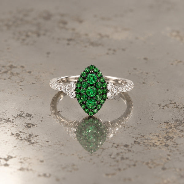 ANILLO GRANATES TSAVORITAS CON DIAMANTES