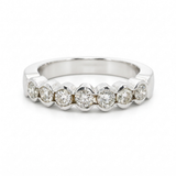 ANILLO MEDIA ALIANZA CON DIAMANTES EN CHATON