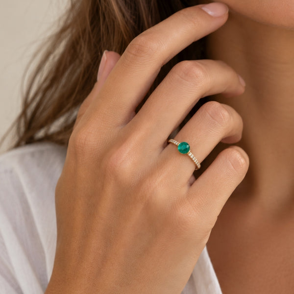 ANILLO CUARZO VERDE TALLA CABUJON CON DIAMANTES