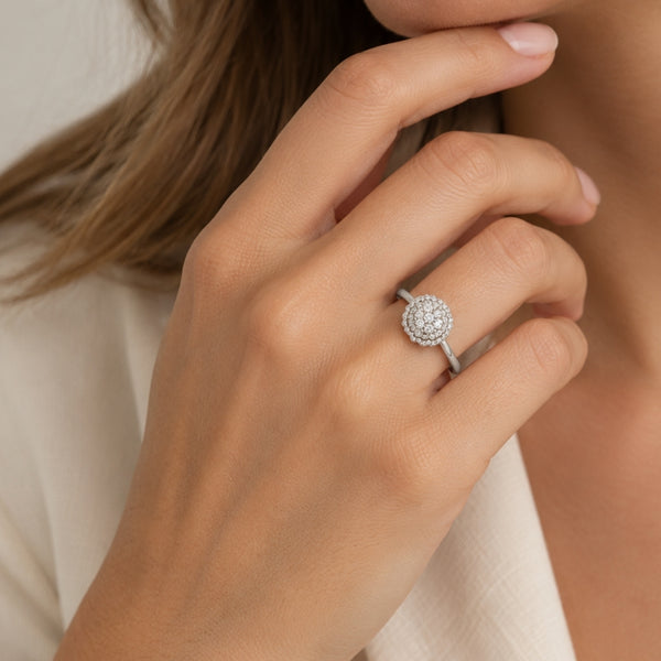 ANILLO ROSETON CON DOBLE HALO DE DIAMANTES