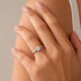 ANILLO DIAMANTE CENTRAL CON HALO