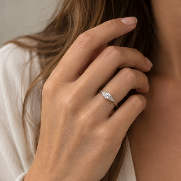 ANILLO TRILOGIA DE DIAMANTES NATURALES