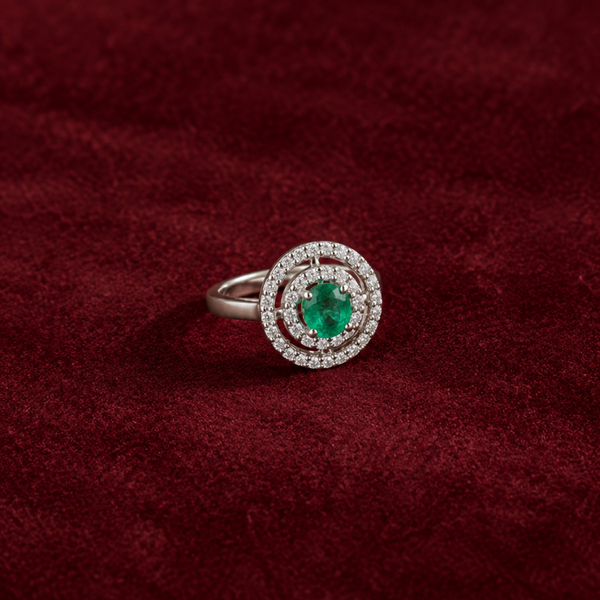 ANEL DE ESMERALDA OVAL COM ARO DUPLO DE DIAMANTES