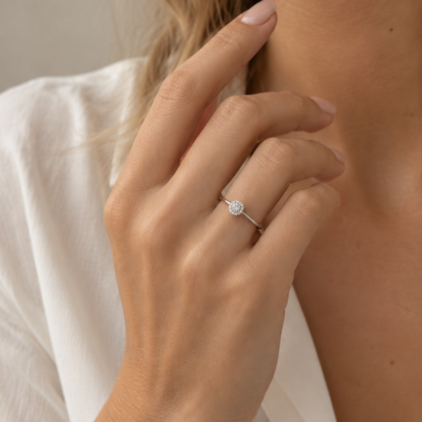 ANEL COM ROSA DE DIAMANTES NATURAIS