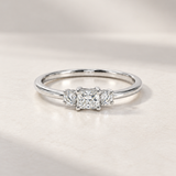 ANILLO RADIANT CON DIAMANTES BRILLANTES