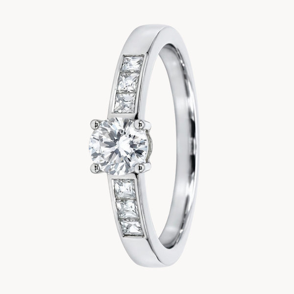 ANILLO DIAMANTE CENTRAL BRILLANTE Y PRINCESAS