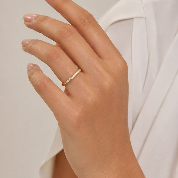 ANILLO MEDIA ALIANZA CON DIAMANTES 0.15 QUILATES AOIFE