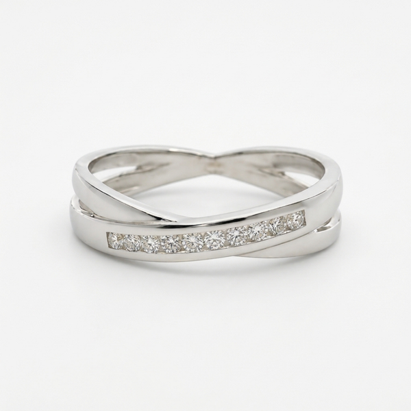 ANILLO CRUZADO DIAMANTES ENGASTE CARRIL