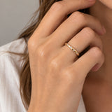 ANILLO ALIANZA DIAMANTES INCRUSTADOS