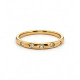 ANILLO ALIANZA CON DIAMANTES EMBUTIDOS