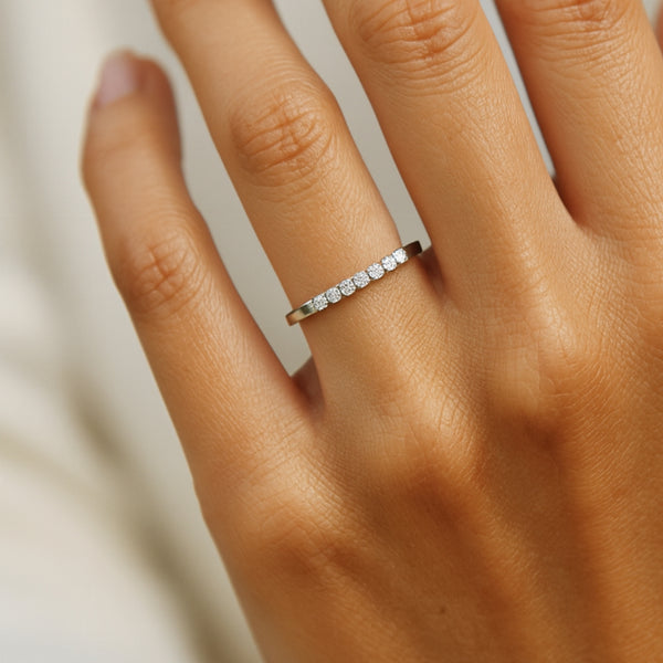 ANILLO MEDIA ALIANZA CON DIAMANTES 0.13 QUILATES ELMIRA