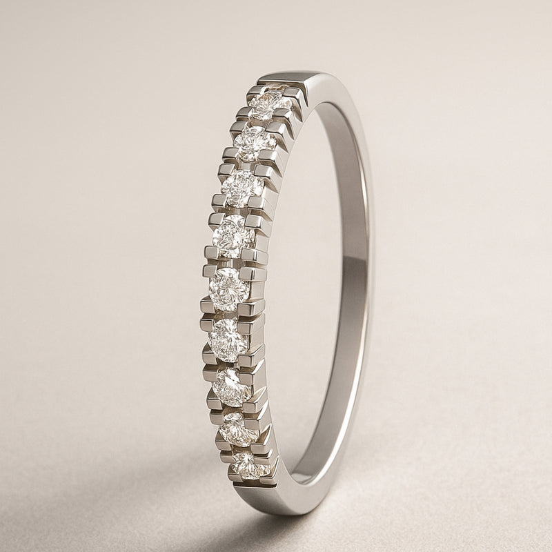 ANILLO MEDIA ALIANZA CON DIAMANTES 0.37 QUILATES SUVI