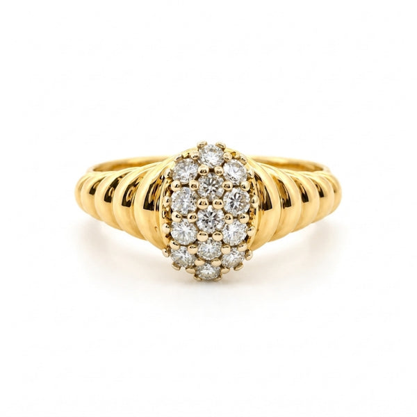 ANILLO CUPULA ACANALADA CON CLUSTER DE DIAMANTES